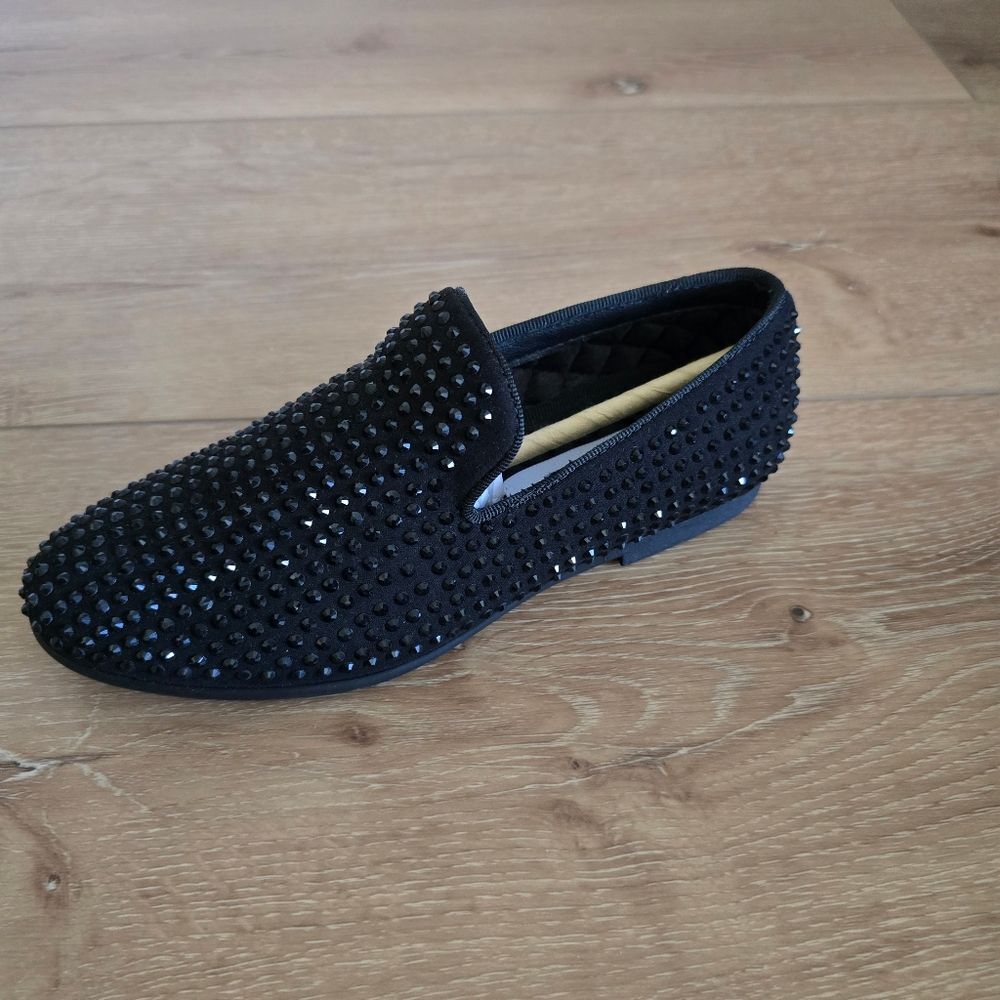 Only One Left Shoe Steve‎ Madden Caviarr Boys Black Round Toe Rhinestone Slip On